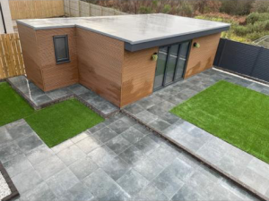 Outdoor building in back garden