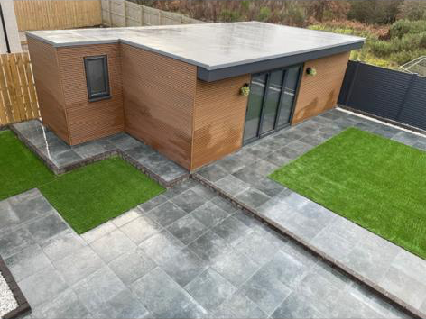 Outdoor building in back garden